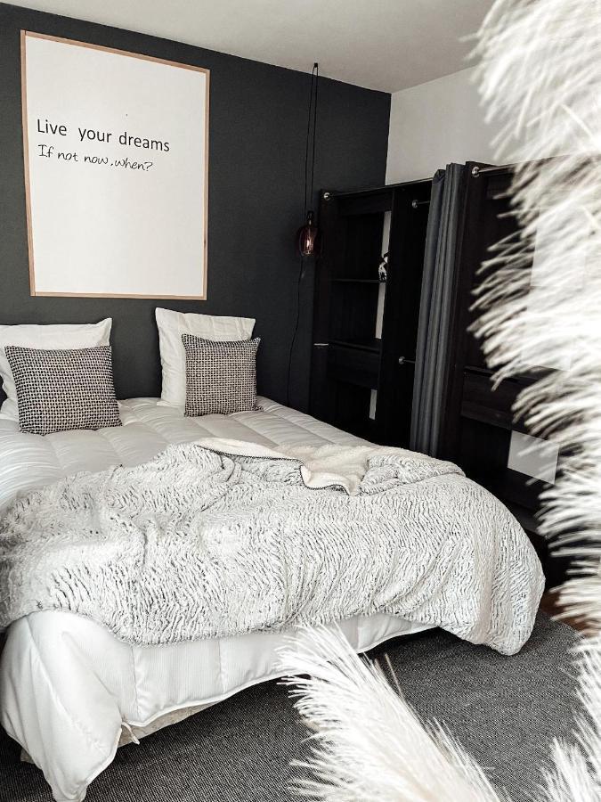 Le Cocon Blanc Metz - T2 - Parking Prive - Balcon - Nouvelle Ville, Gare Zewnętrze zdjęcie